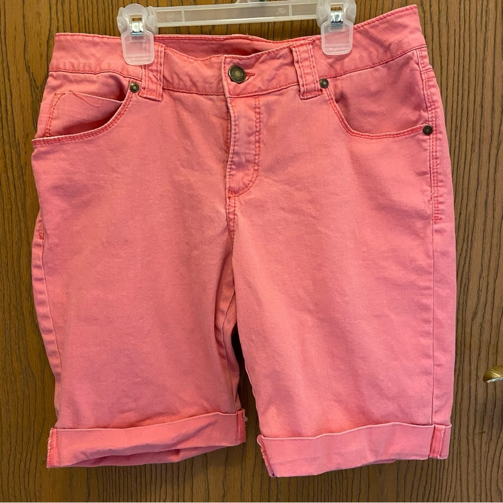 ☃️ salmon pink 5 pocket denim 9” shorts size 10